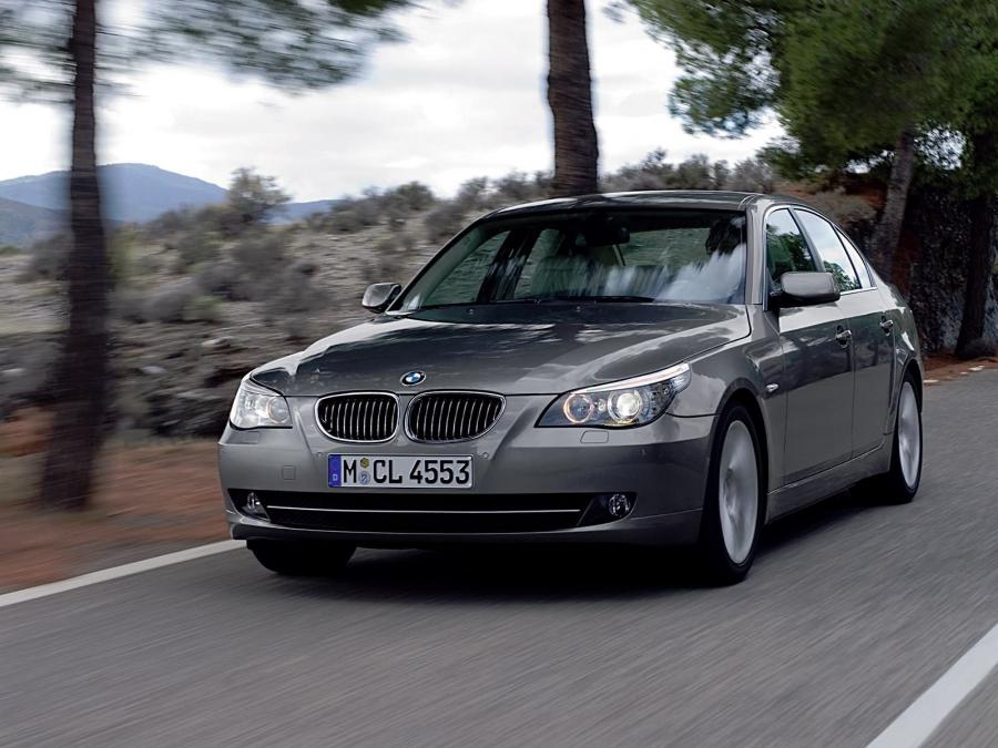 BMW 530i 2007 года  (фото 18 из 30)